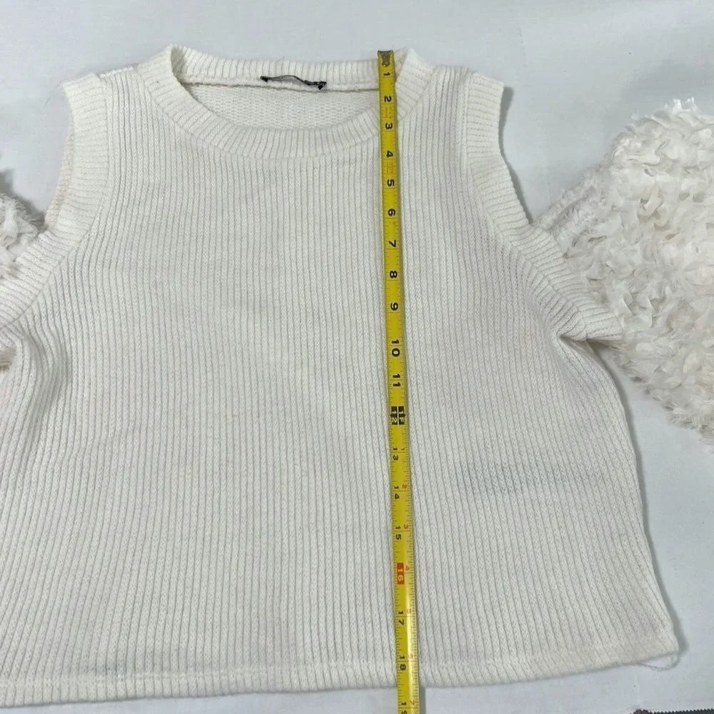 Zara Cold Shoulder Knit Top Faux Fur Statement Sleeves Cream Large